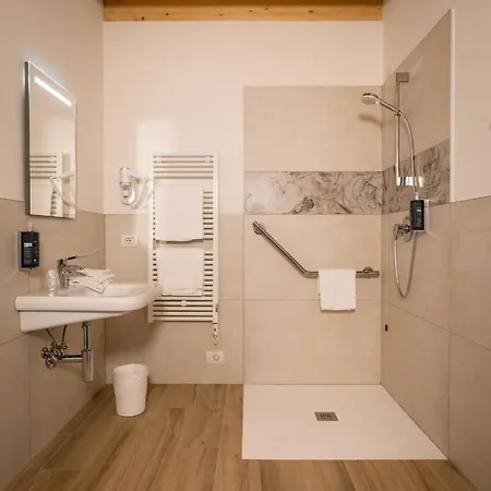 בית חווה Al Comarel